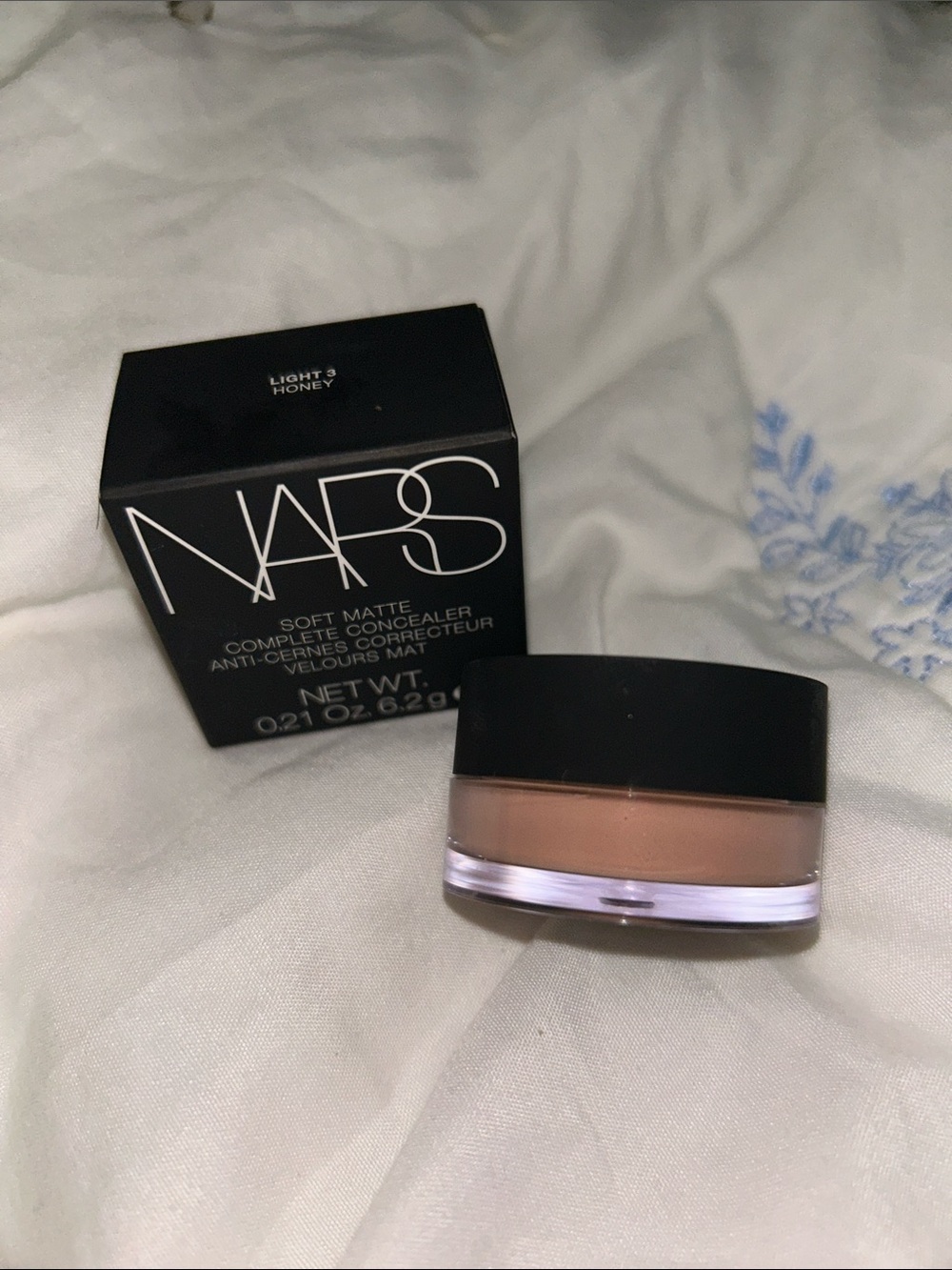 NARS Soft Matte Complete Concealer - Light 3 Honey (Warm Beige)